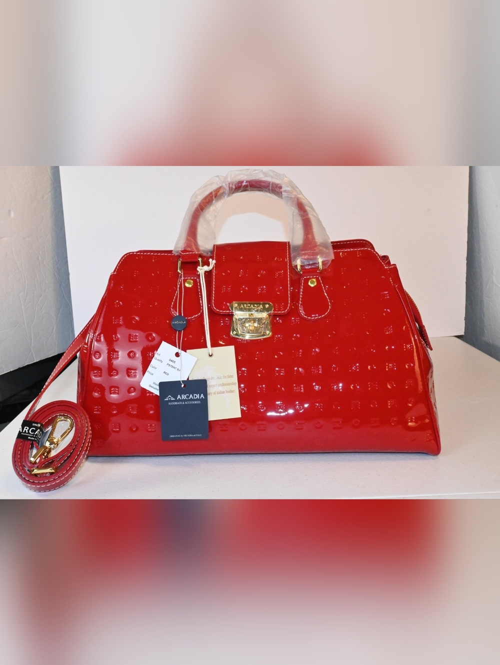BNWT Arcadia Patent GENIUNE LEATHER RED LARE HANDBAG Made In Italy